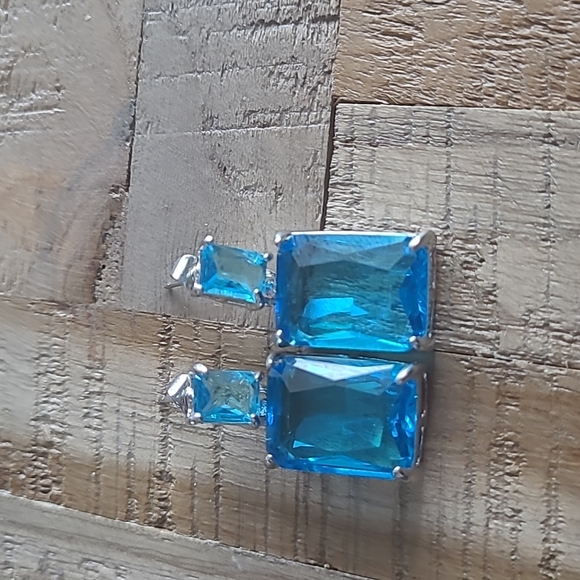 Blue Sea Earrings 🌊 💙 - Picture 3 of 3